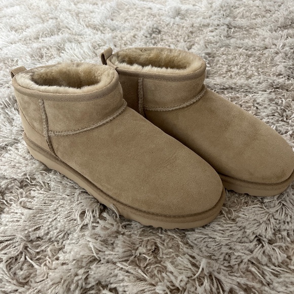 UGG Women’s Classic Ultra Mini Boots ‘Sand’ - Picture 2 of 6